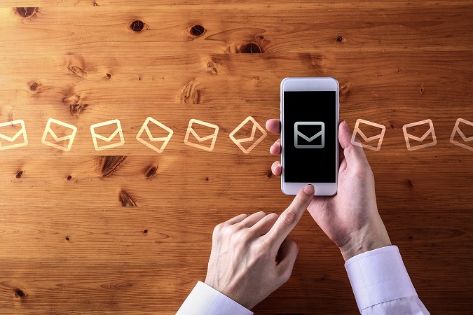 携帯でお問い合わせ