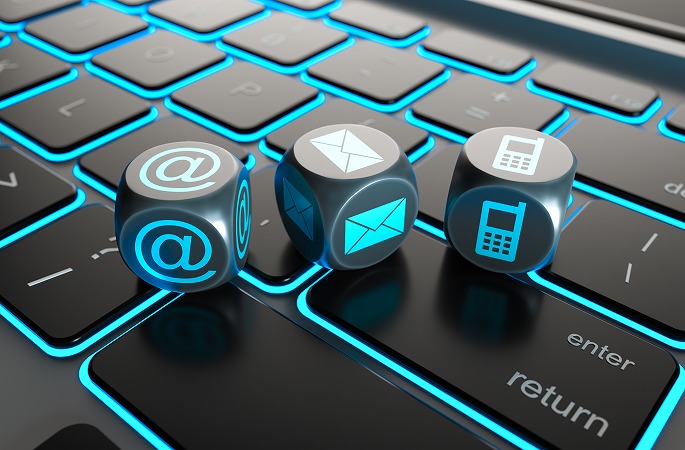 お問い合わせマークとキーボード